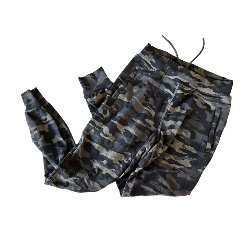 ALPHALETE GRAY CAMO JOGGER PANTS WITH TIE WAIST